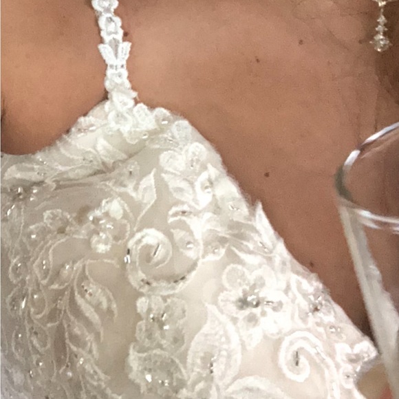 Lace Wedding Dress IF YOU WANT THIS FIND IT ON F B. I WILL NOT SEND FROM HERE - Picture 8 of 8